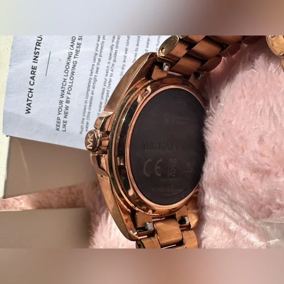 Michael Kors Rose-Gold Smartwatch – No Charger | Luxe Style Steal - Picture 2 of 3